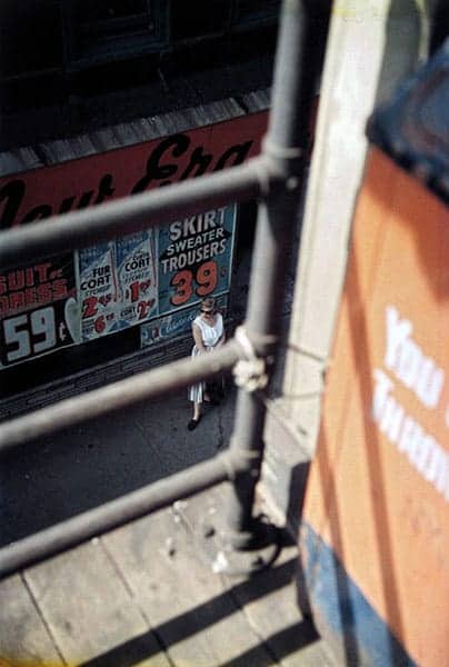 Saul Leiter, Woman Waiting