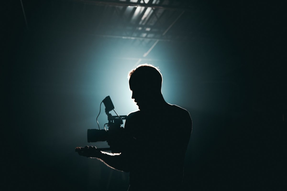 Light Continous Line The Ultimate Guide to Continuous Lighting for Photography - Photogpedia
